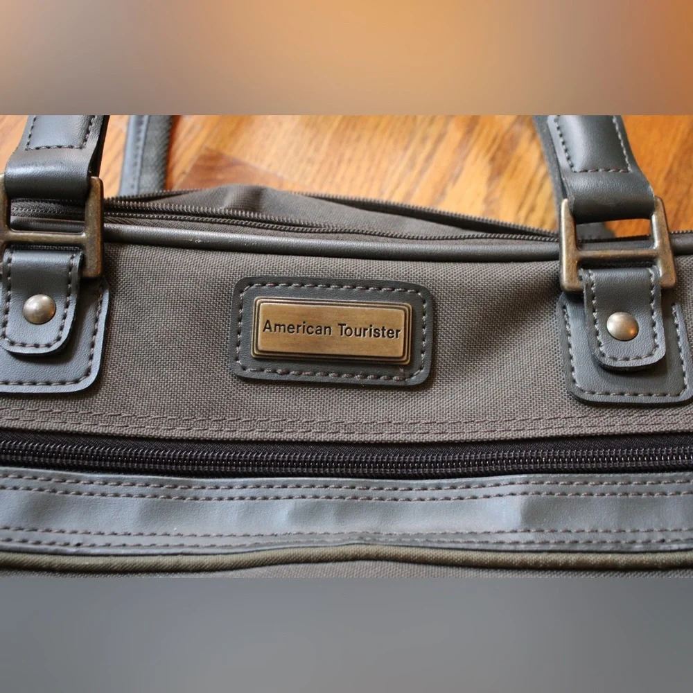 American Tourister Vintage Gray Travel Bag Large